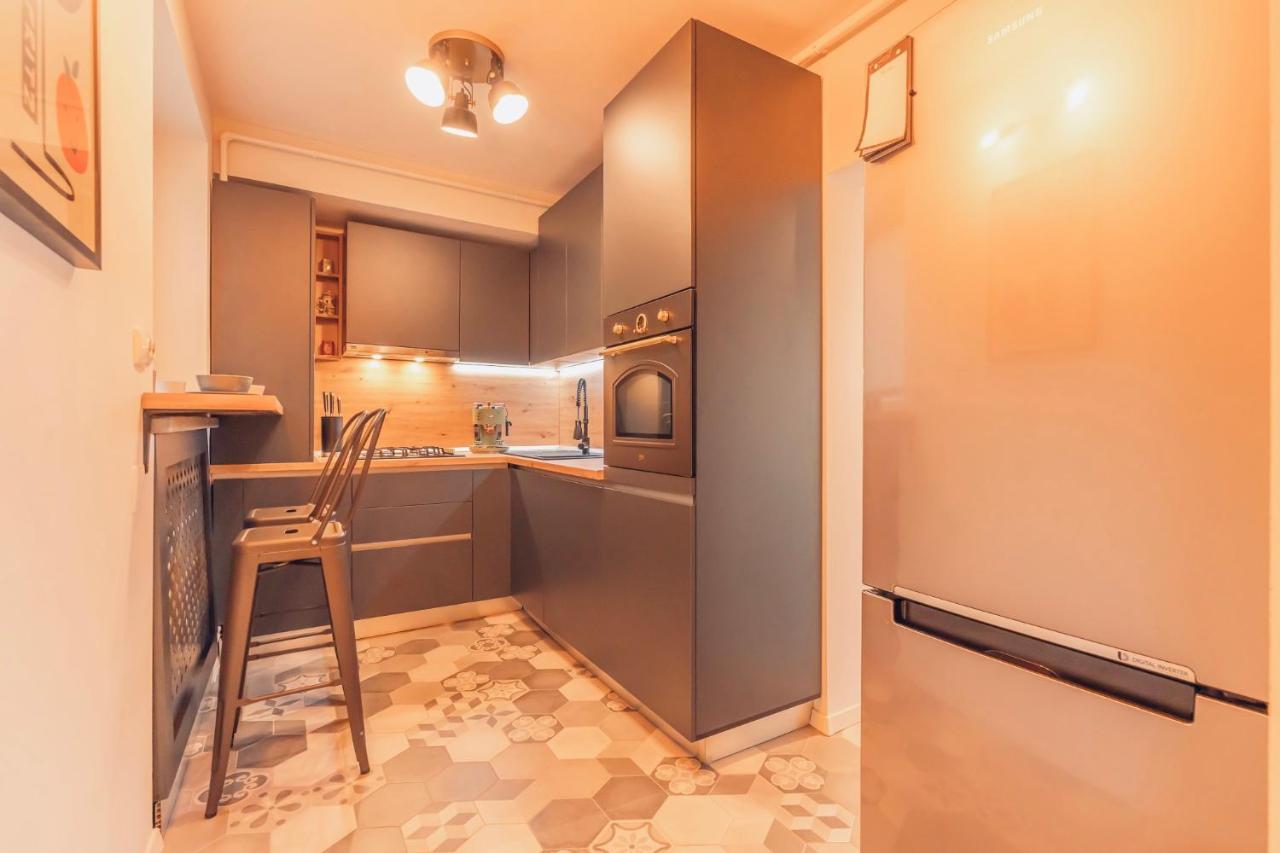 Castanilor 6 - Hip Industrial Apartment Close To City Centre Braşov Exteriör bild