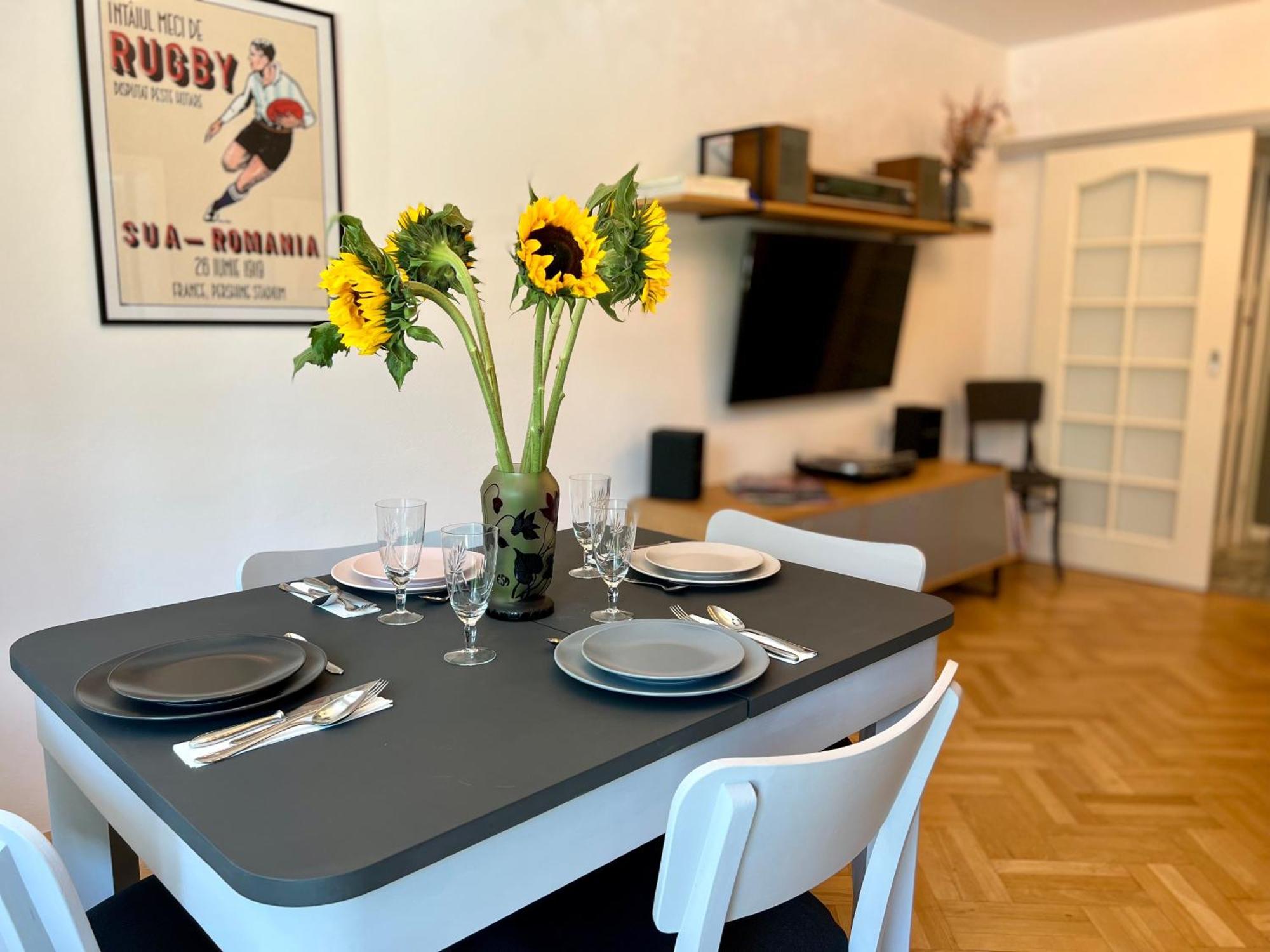 Castanilor 6 - Hip Industrial Apartment Close To City Centre Braşov Exteriör bild