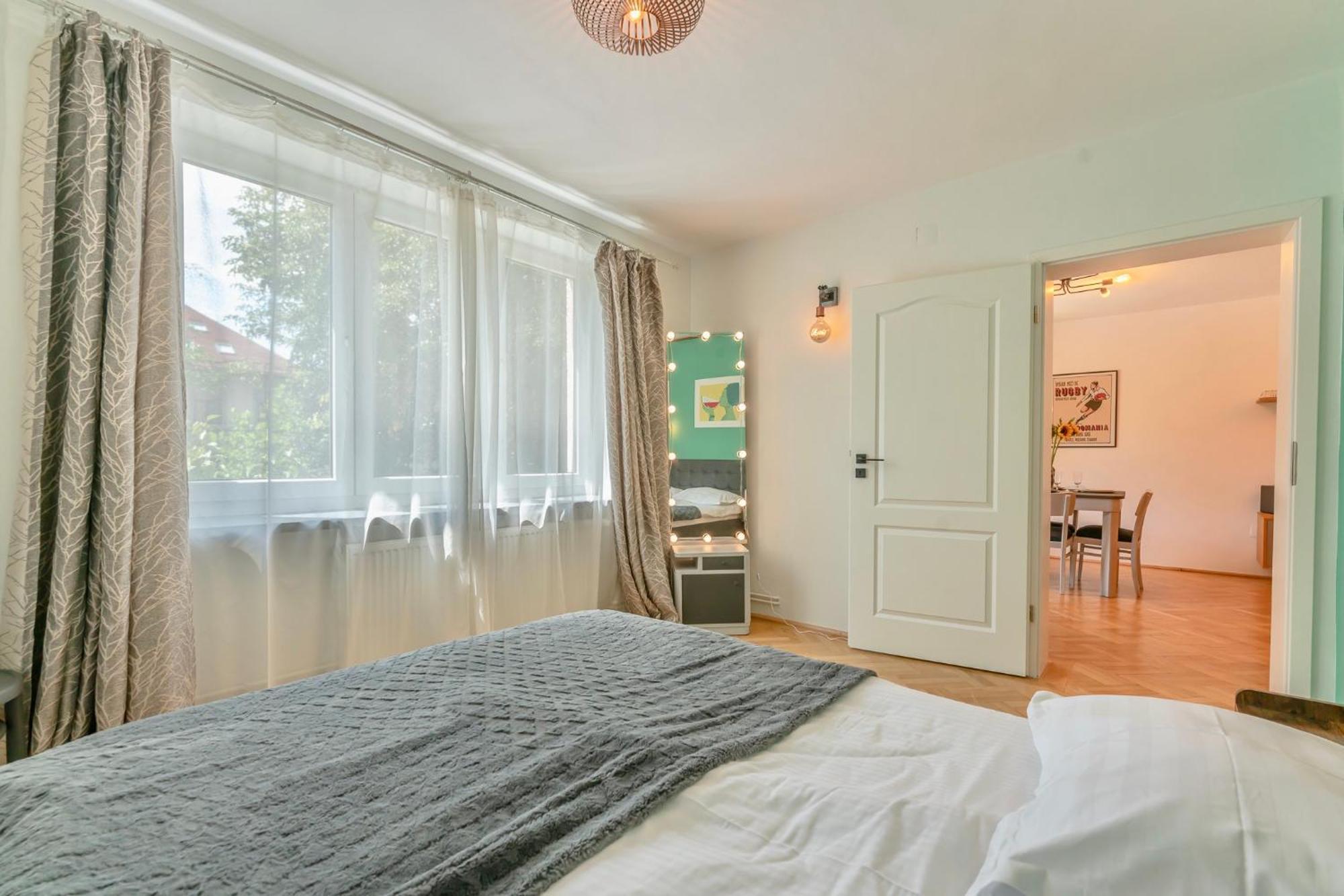Castanilor 6 - Hip Industrial Apartment Close To City Centre Braşov Exteriör bild