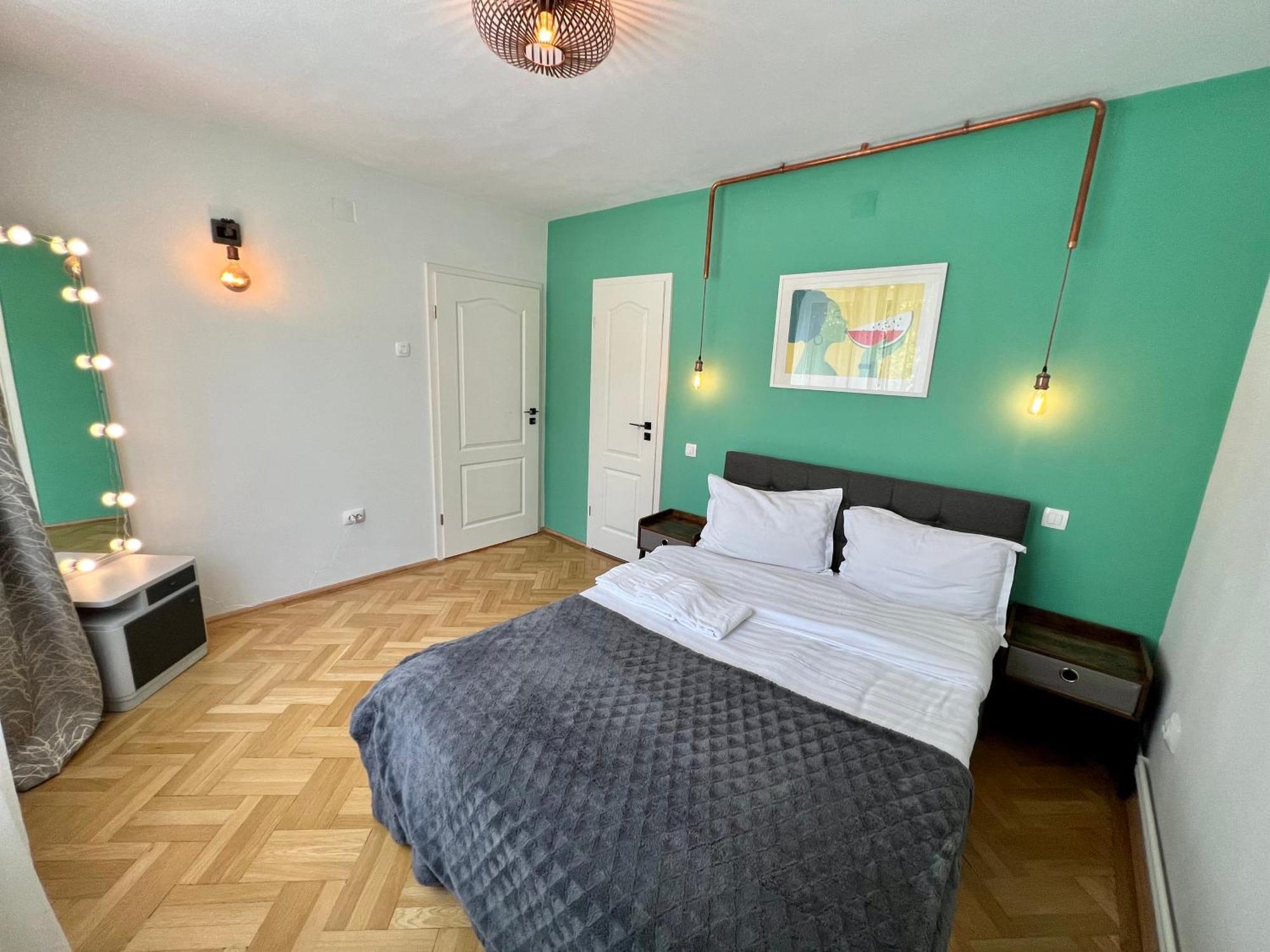 Castanilor 6 - Hip Industrial Apartment Close To City Centre Braşov Exteriör bild